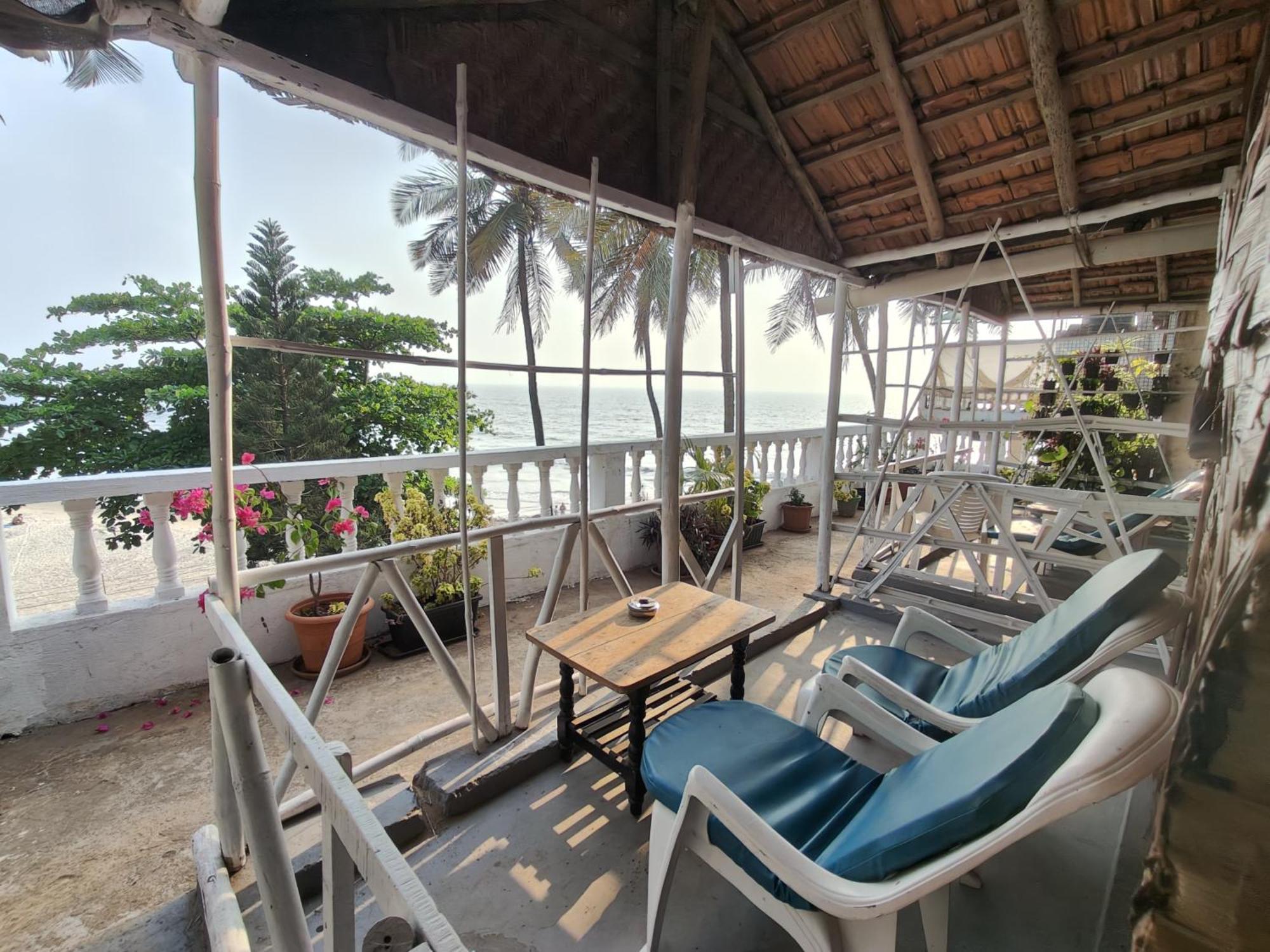 This Is It Beachfront - Rooms, Cafe & Events Arambol Dış mekan fotoğraf